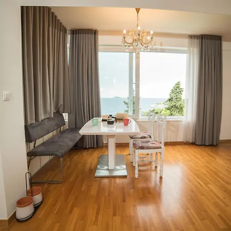 بيت ضيافة Carmen & 4*