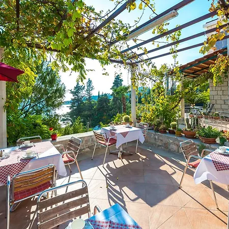 Carmen & Guest house