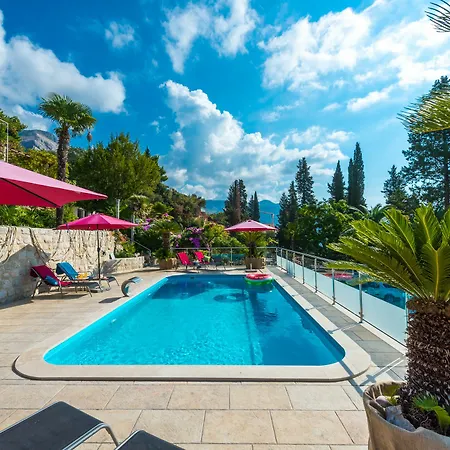 Carmen & بيت ضيافة