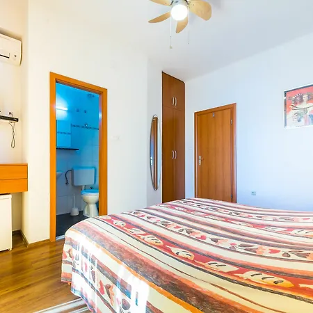 Carmen & مْليني