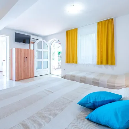 Guest house Carmen &