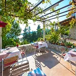 Carmen & Guest house