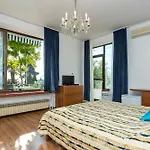 Carmen & Гостевой дом 4*