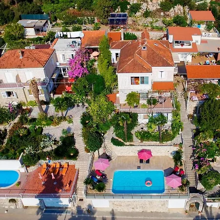 Carmen Rooms&apartments Mlini