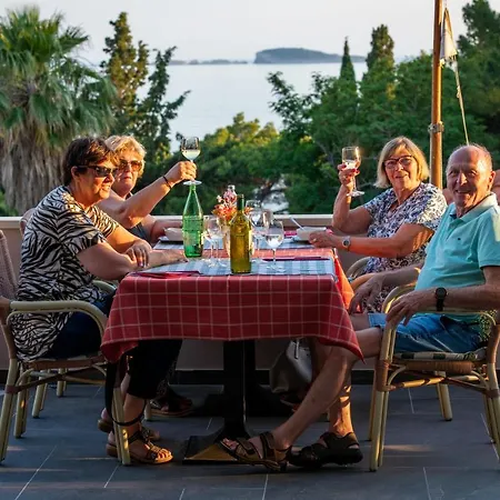 Carmen & 게스트하우스 4*