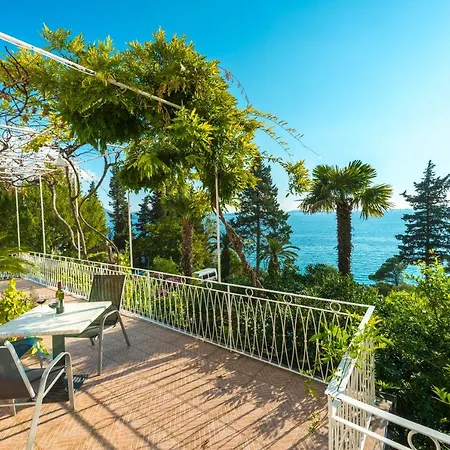 Carmen Rooms&apartments Mlini