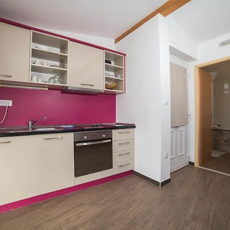 Carmen Rooms&apartments Affittacamere Mlini
