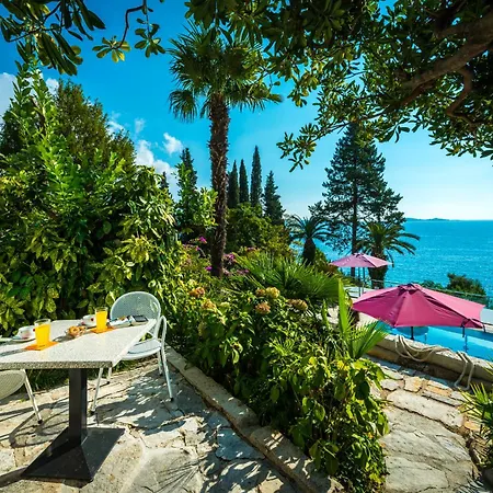 Carmen Rooms&apartments 3* Mlini