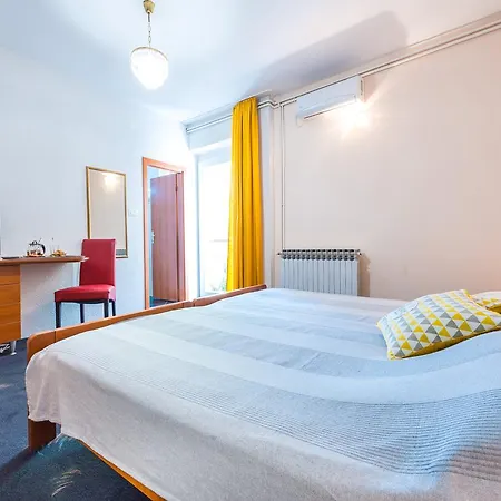 Carmen & 게스트하우스 믈리니