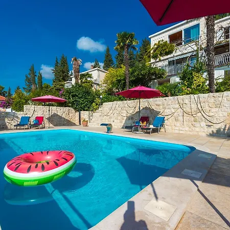 Carmen & 게스트하우스