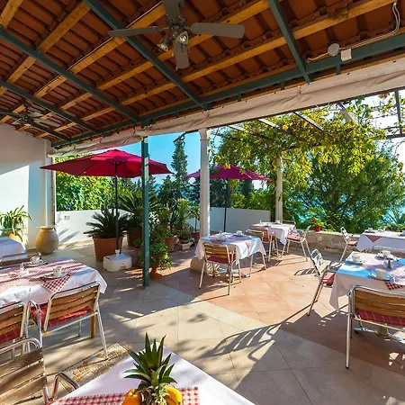 Carmen Rooms&apartments 3*