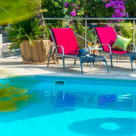 Carmen & Guest house 4*
