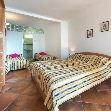 Carmen Rooms&apartments Mlini