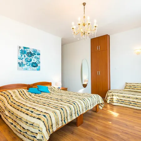 Carmen & 게스트하우스 믈리니