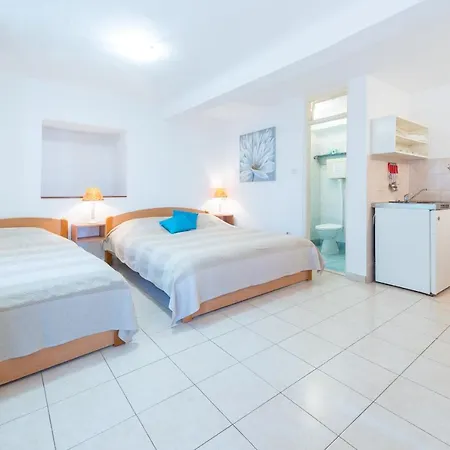 Guest house Carmen & 3*