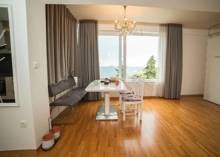 Gasthuis Carmen & 4*